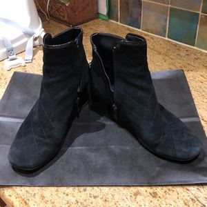 Donald Pliner Cami Women’s Black boots